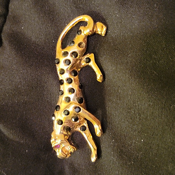 COPY - Jaguar and Tiger pins - Picture 3 of 4